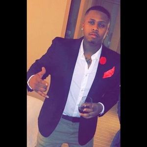 Meet your Posher, Devonte