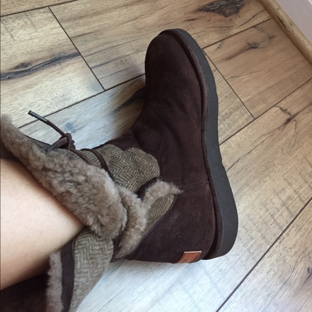 Ugg brown suede size 7 USA Good Conditions