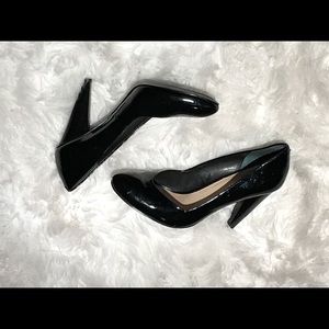 Nine West black patent classic heels