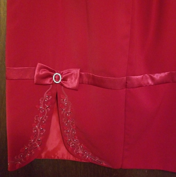 Skirt Suit - Picture 3 of 4