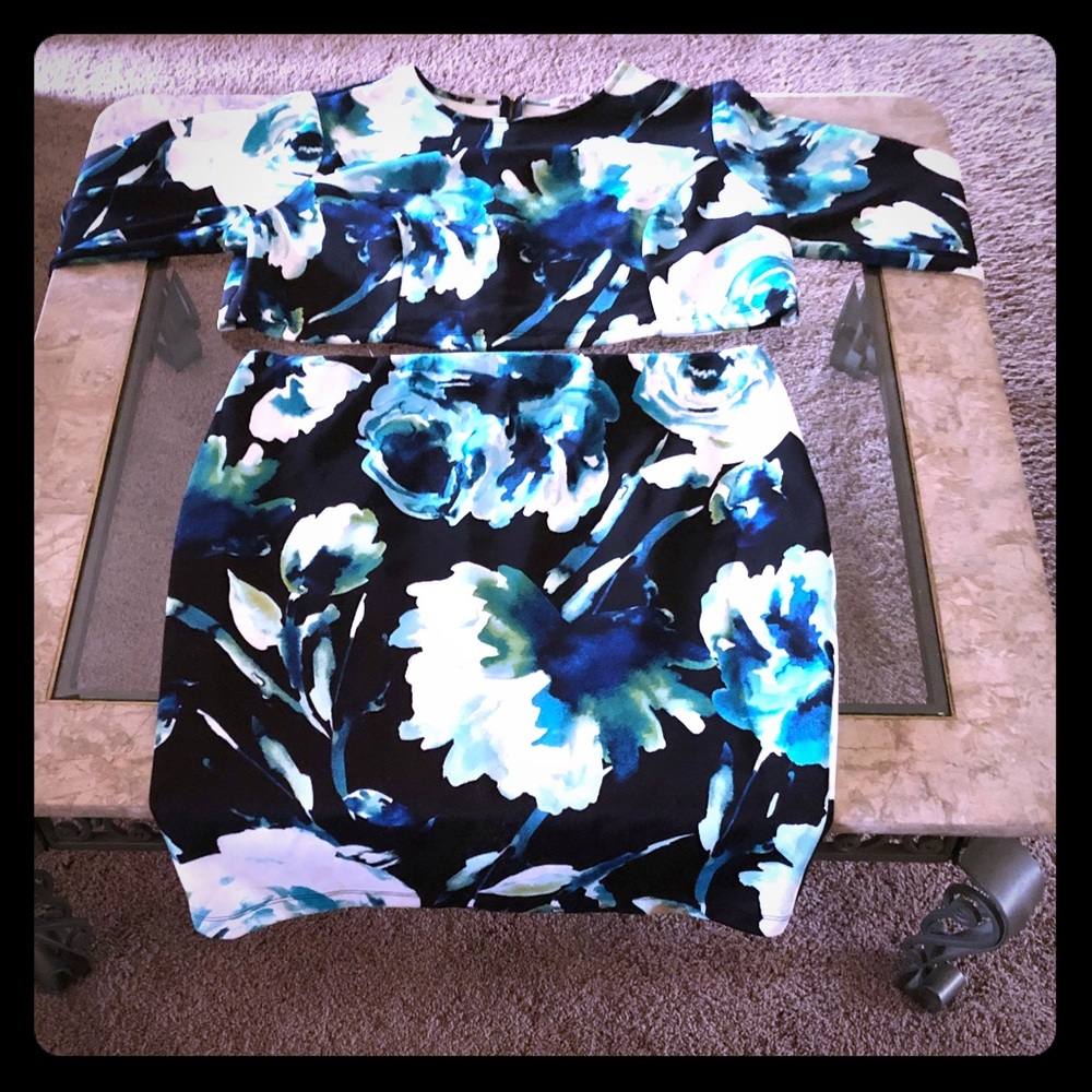 !!!!plus size!!!! Monif C crop top and skirt set