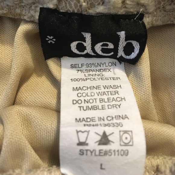 Tan Lacey ruffle skirt size Large - Picture 2 of 3