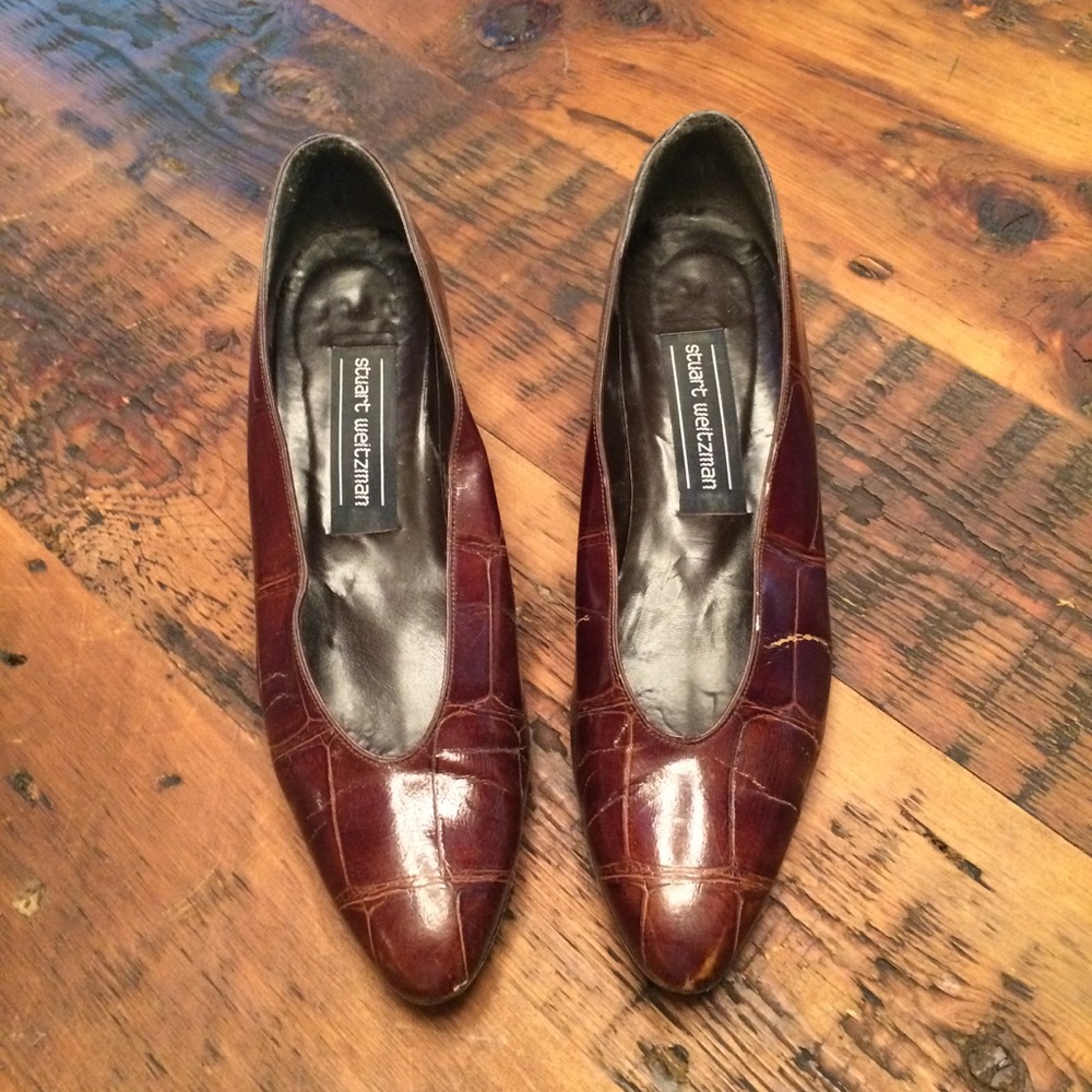 Stuart Wietzman brown alligator mid heel