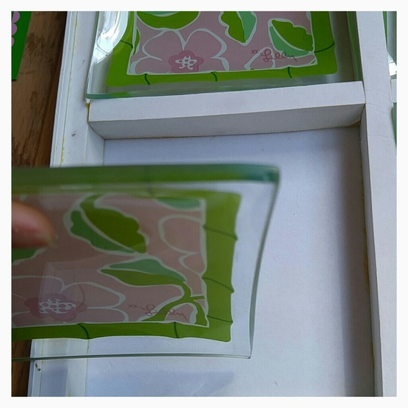 Lilly Pulitzer "Yes Please" Set of Hostess Plates - Picture 3 of 8