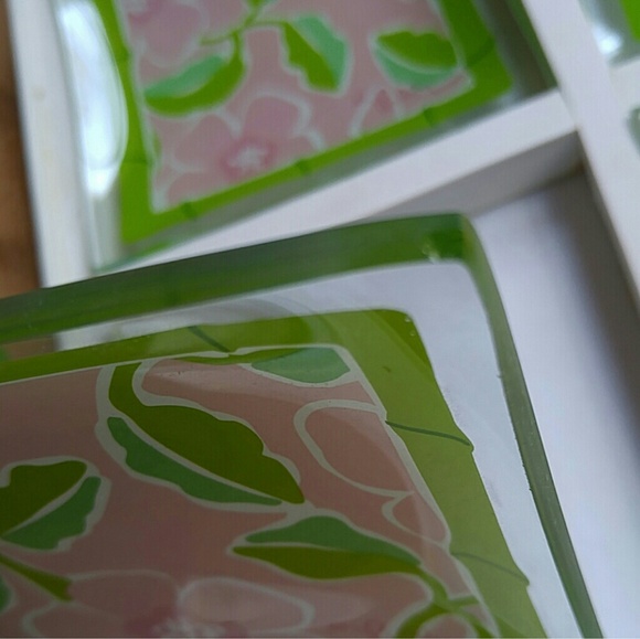 Lilly Pulitzer "Yes Please" Set of Hostess Plates - Picture 4 of 8