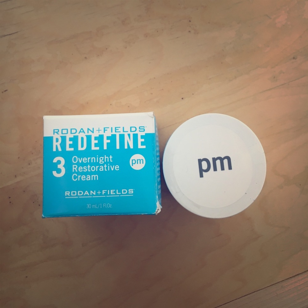R&F REDEFINE Overnight Restorative Cream
