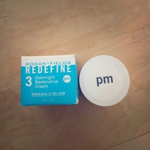 R&F REDEFINE Overnight Restorative Cream