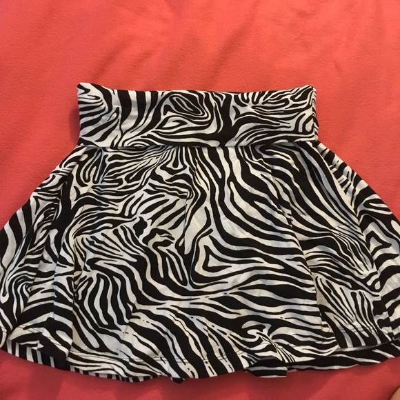Zebra skirt - Picture 2 of 3
