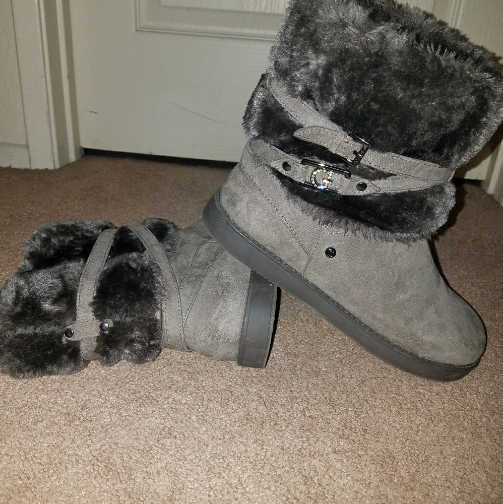 🌸🌸SOLD🌸🌸 Guess Boots