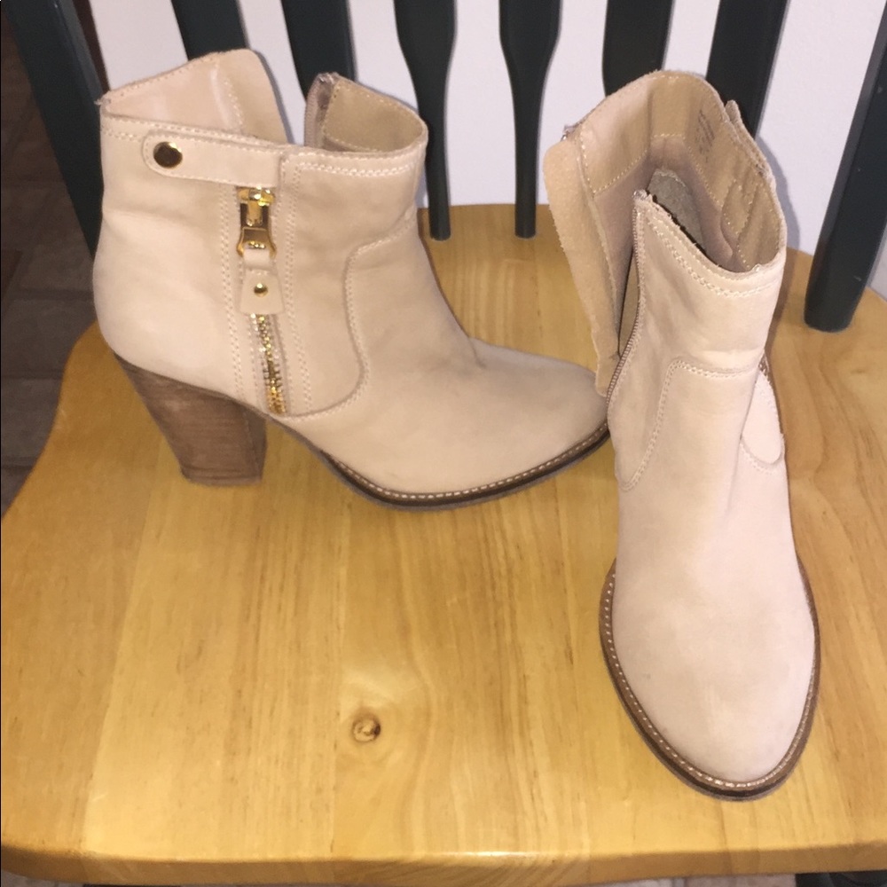 Aldo- Camel ankle boots