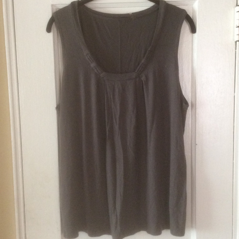 Tahari Top