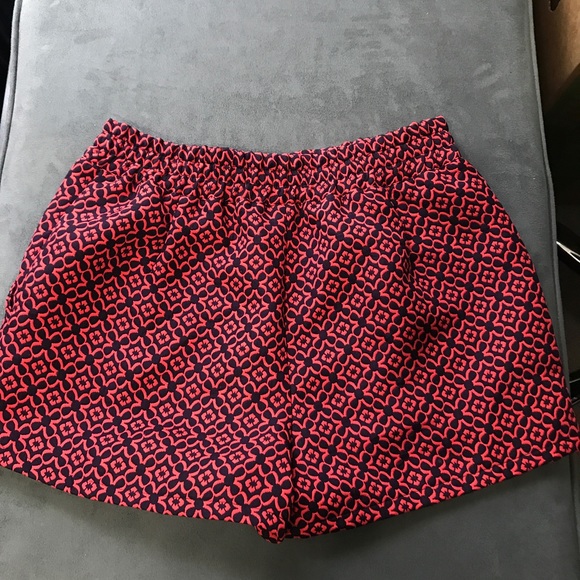 Patterned Shorts - Picture 2 of 3