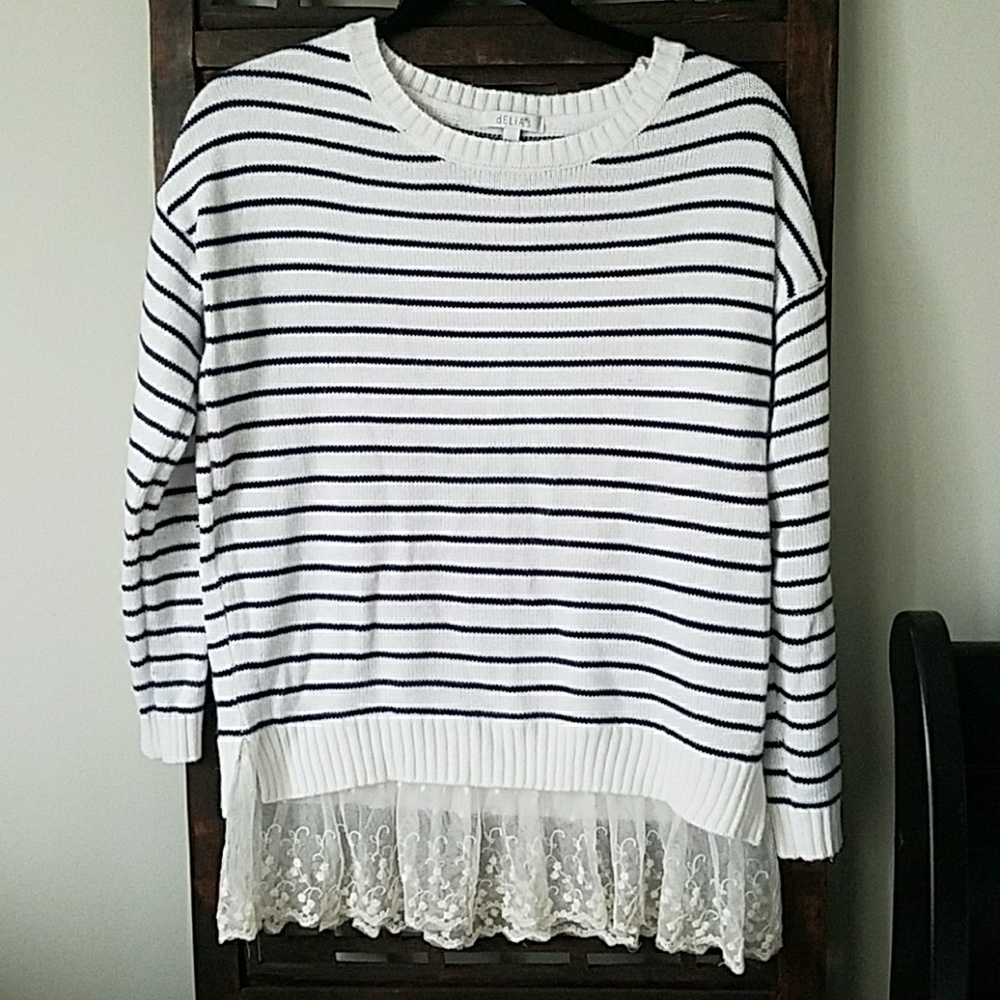 Delia's juniors sweater