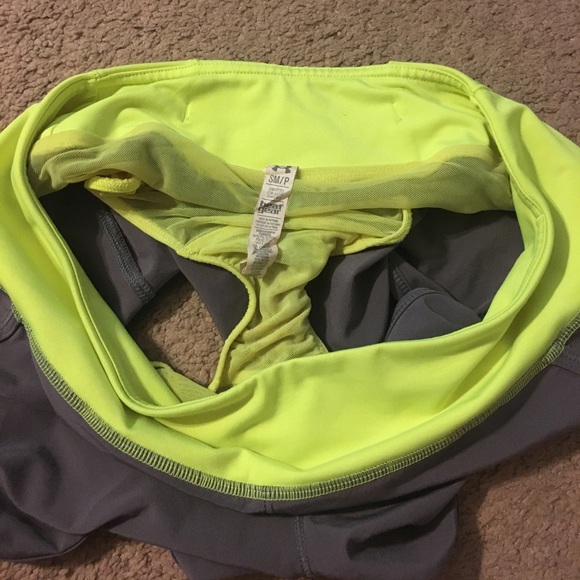 Under Armour running shorts - Picture 3 of 3