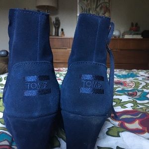 Toms wedge
