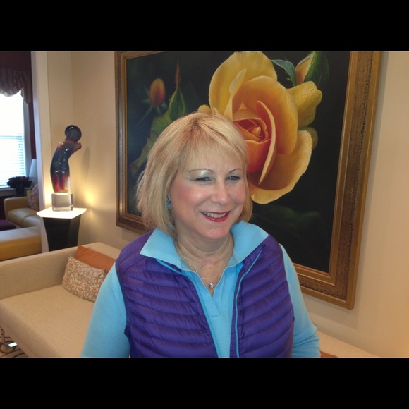 Meet your Posher, Gwen - Picture 2 of 2