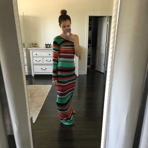 Beautiful light weight maxi dress.