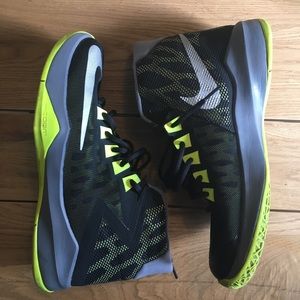 Men’s Nike Zoom Devosion size 8.5