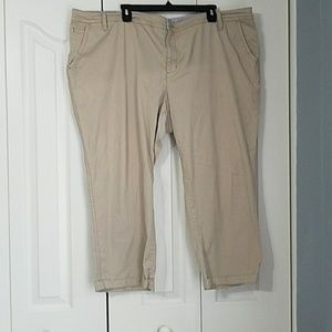 St John's Bay Capris