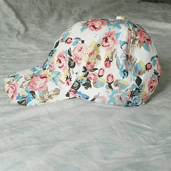 Floral hat - Picture 2 of 3