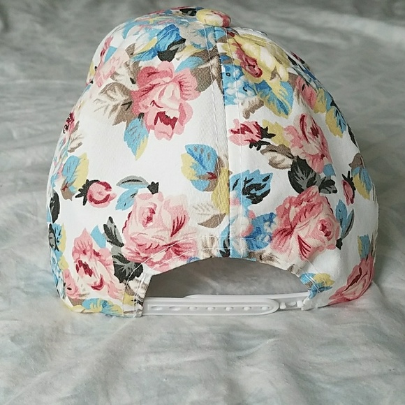 Floral hat - Picture 3 of 3