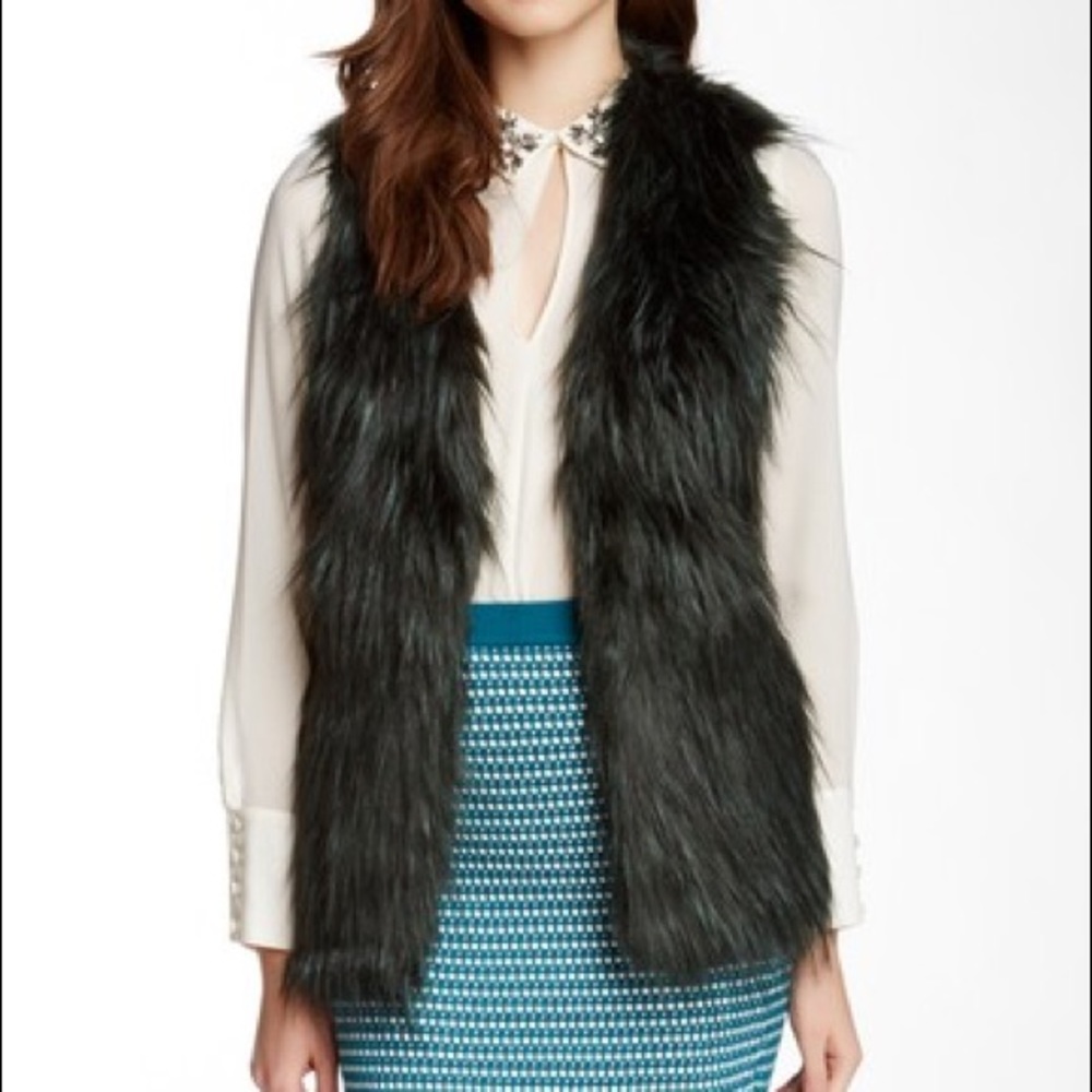 Romeo & Juliet couture faux fur vest
