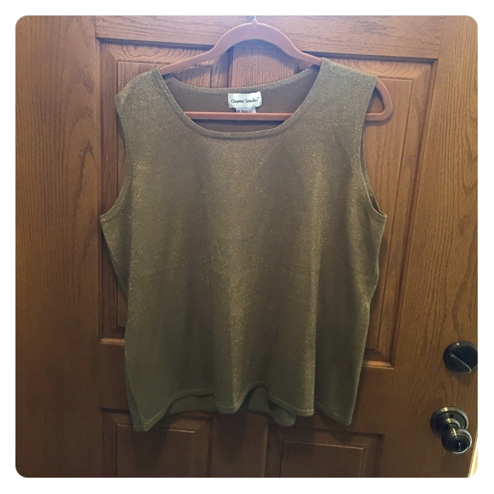Sleeveless sweater top