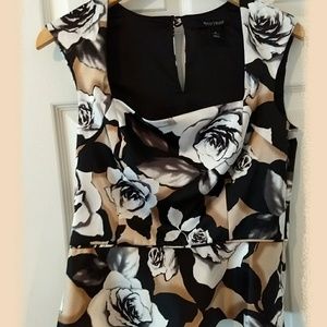 WHBM , nwot floral top. Lovely😍😍😍😍