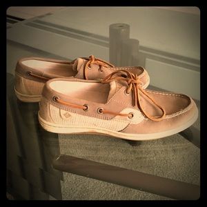 Sperry boat shoes!!!
