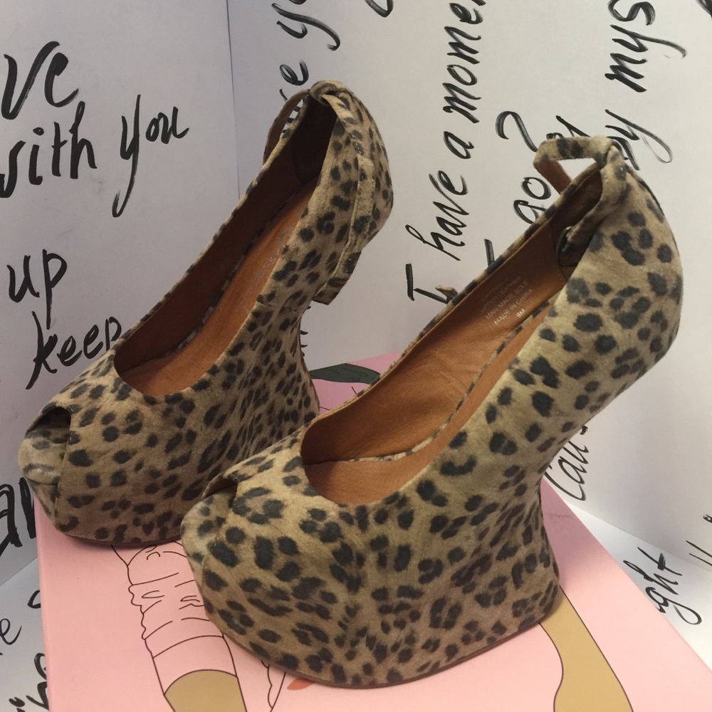 Jeffrey Campbell like new leopard platform