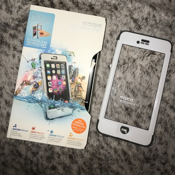 Accessories - iPhone 6 Plus life proof case