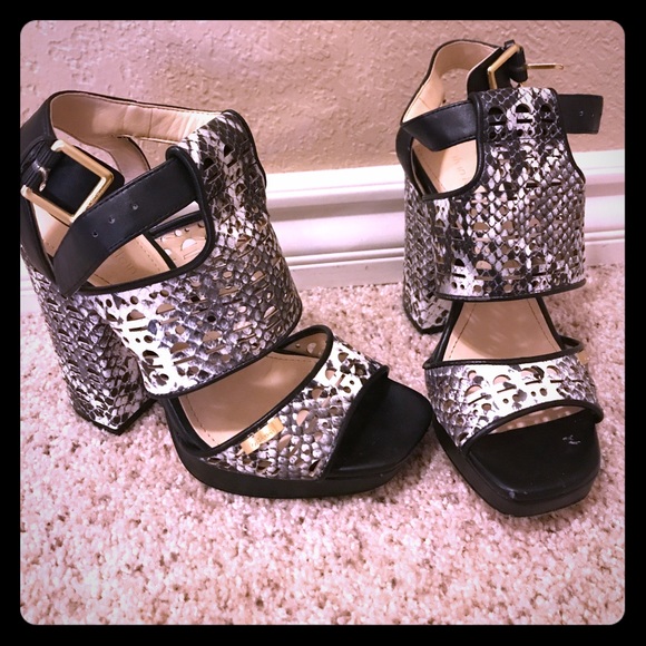 Calvin Klein Shoes - ✨Moving Sale✨ EUC Calvin Klein block heels