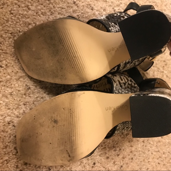 ✨Moving Sale✨ EUC Calvin Klein block heels - Picture 2 of 5
