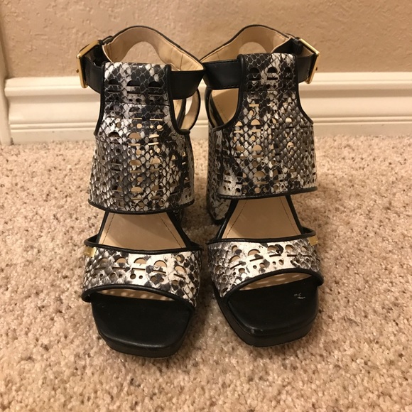✨Moving Sale✨ EUC Calvin Klein block heels - Picture 4 of 5