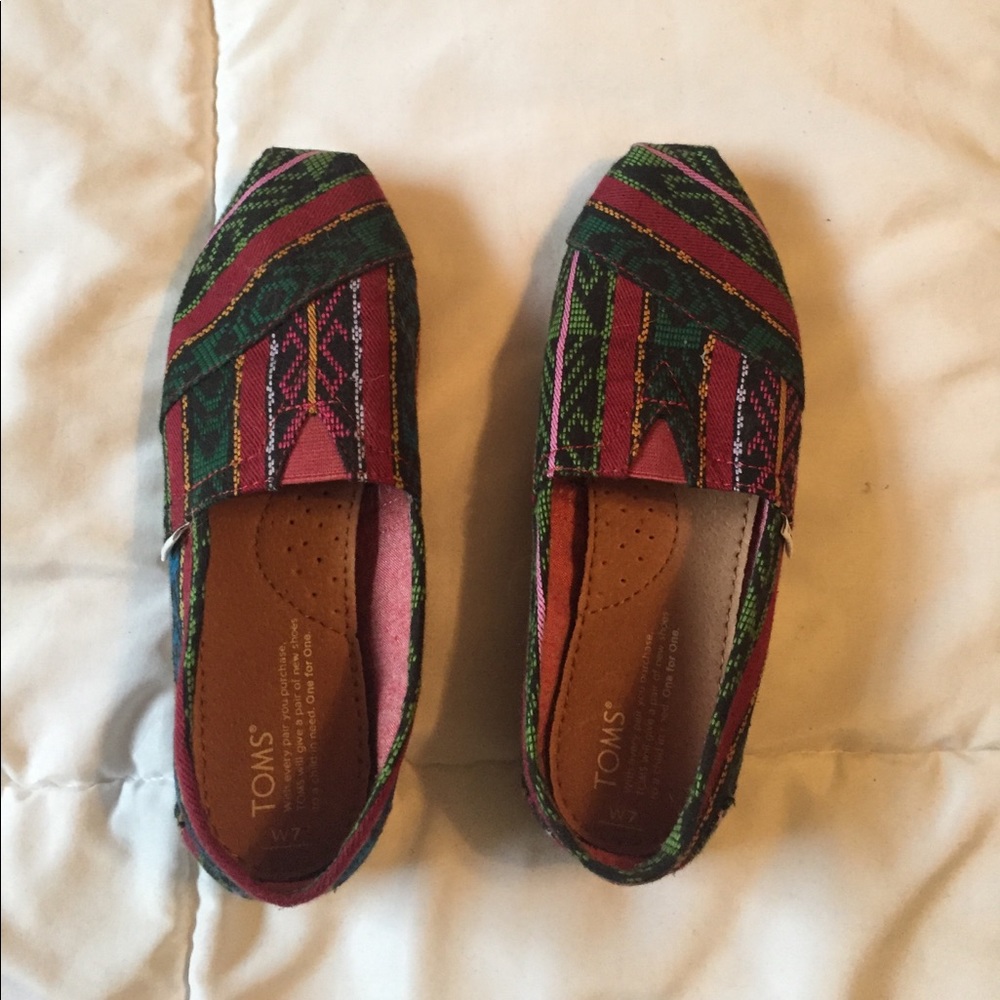 TOMS new guatemala print