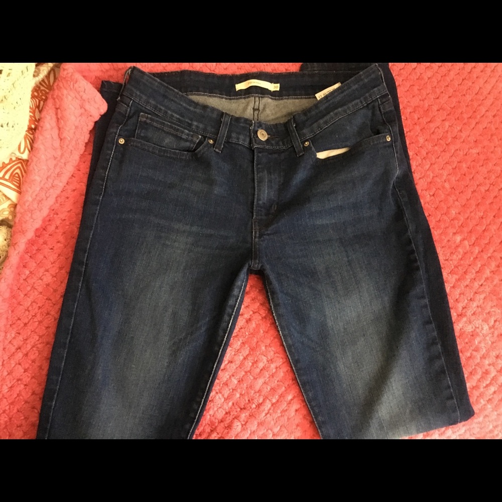 711 skinny Levi's
