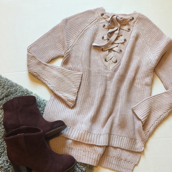 💙Host PiC Logan's Lace-up Sweater - Picture 2 of 4