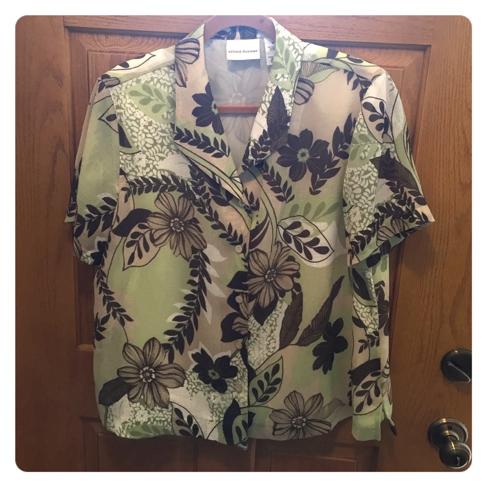 Short sleeve blouse