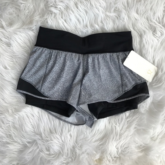 • Lululemon • Hotty Hot Short Naked Fractal Alpine - Picture 5 of 7