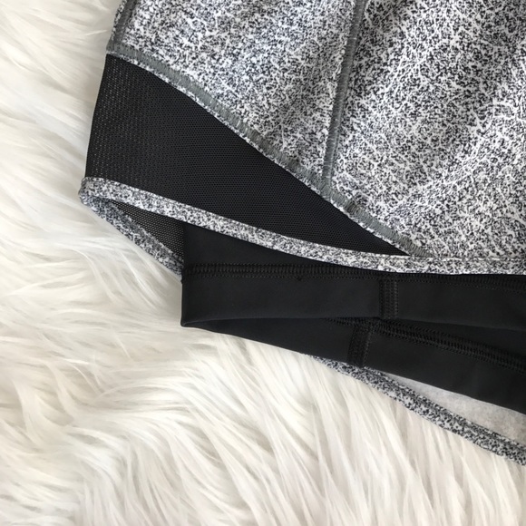 • Lululemon • Hotty Hot Short Naked Fractal Alpine - Picture 6 of 7