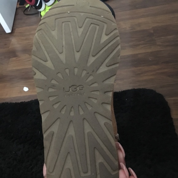 Uggs - Picture 3 of 3