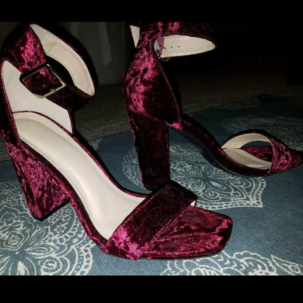 Crushed red velvet heels