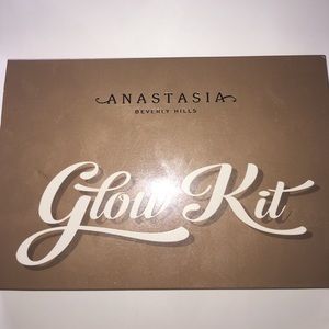 Anastasia glow kit