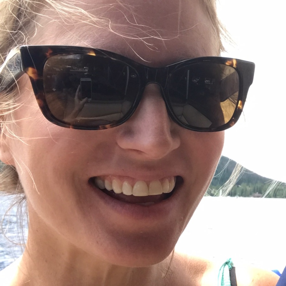 Meet your Posher, Courtney