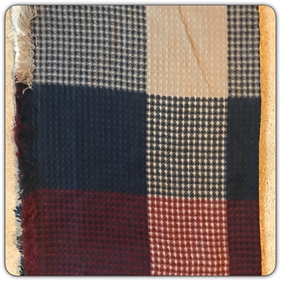 Gorgeous Plaid Waffle Knit Blanket Scarf - Picture 7 of 8