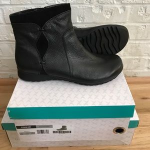 New Aetrex Avery black leather boots.