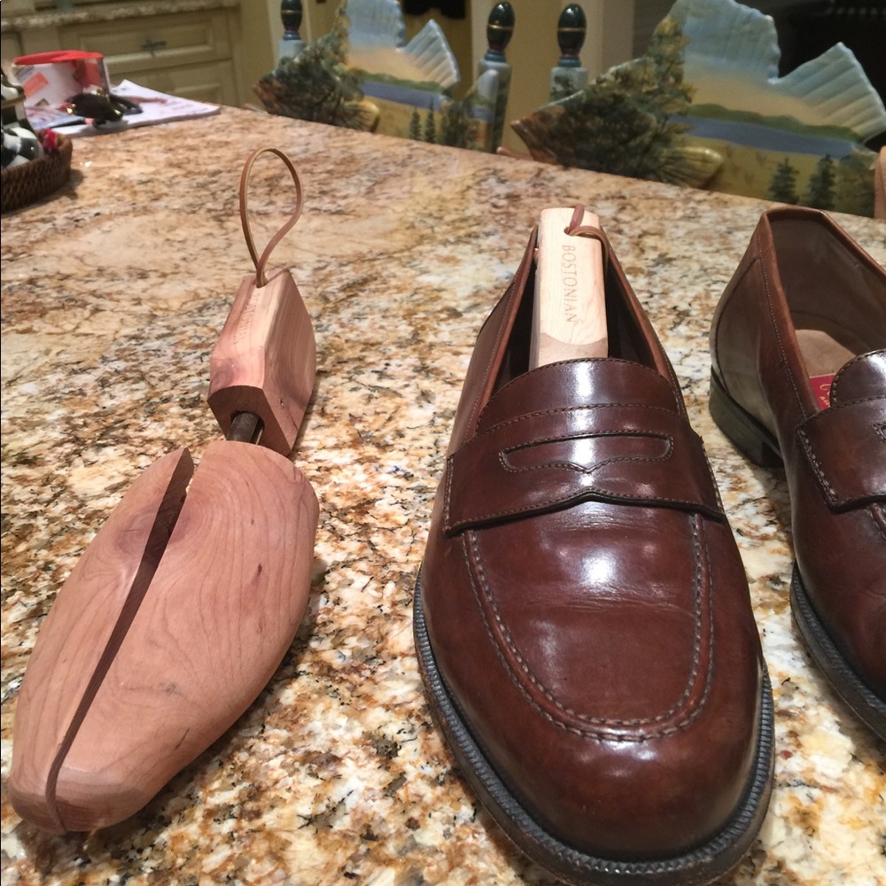 Cole Haan - Picture 3 of 6