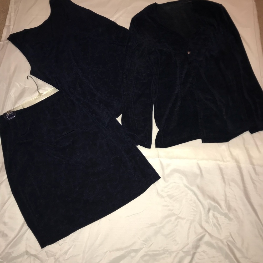 Weekenders Women’s tank/skirt/jacket set.