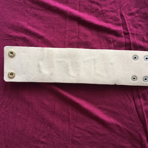 💎Handmade Jeweled Vegan Leather Snap Bracelet💎 - Picture 5 of 7