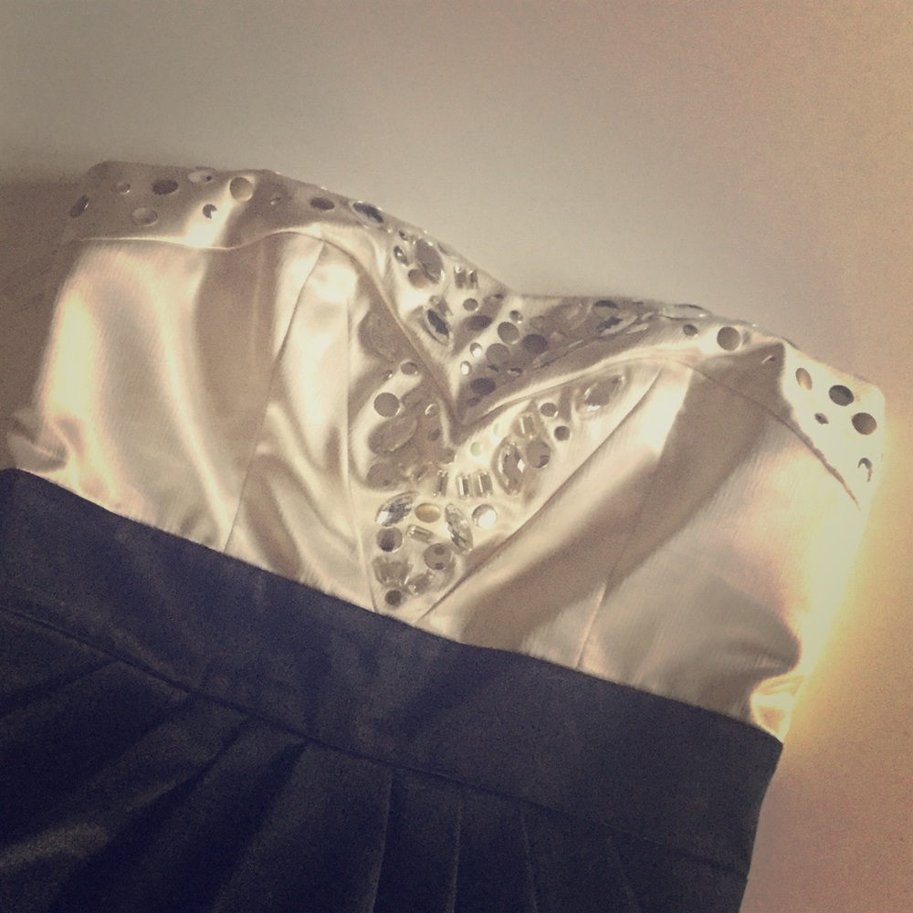 Strapless dress